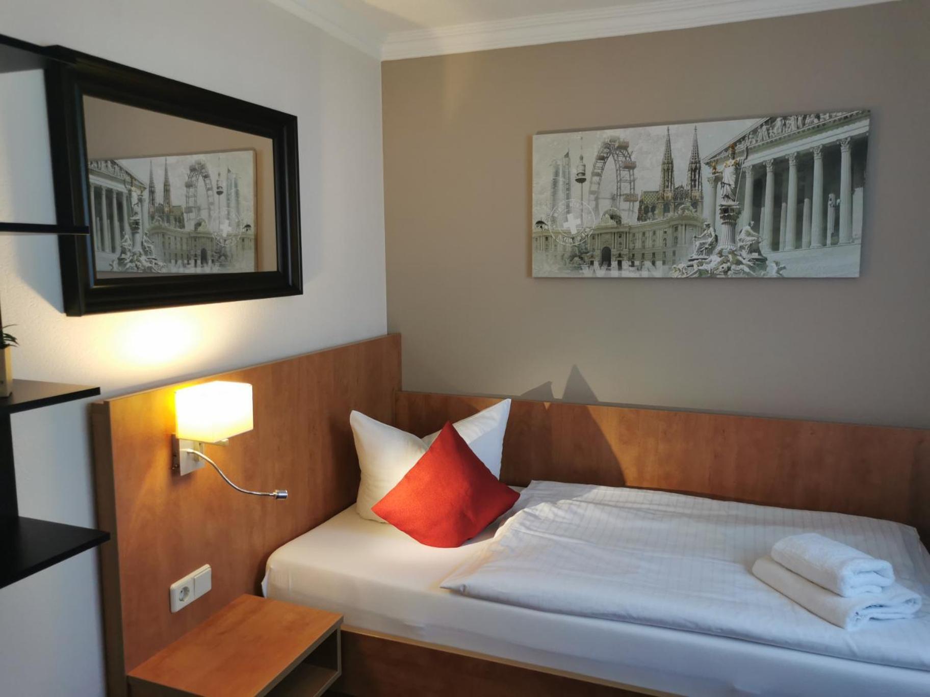Cityhotel Bernburg Buitenkant foto
